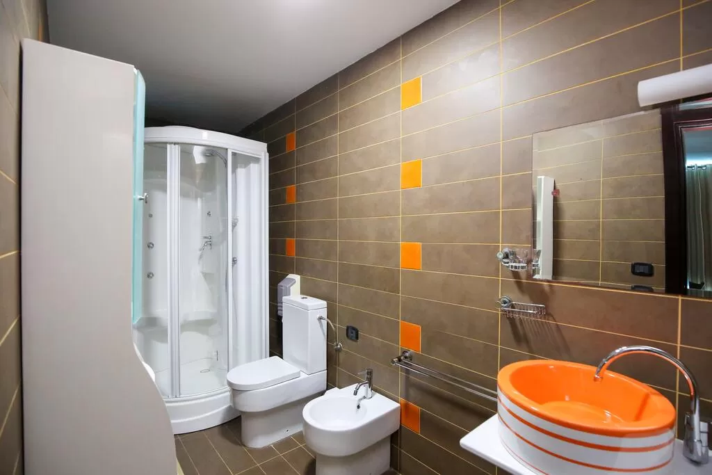 Vlora International 14 - SUITE 3.jpg